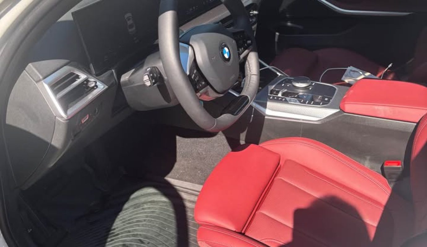 2025 BMW 3 Series 330xi